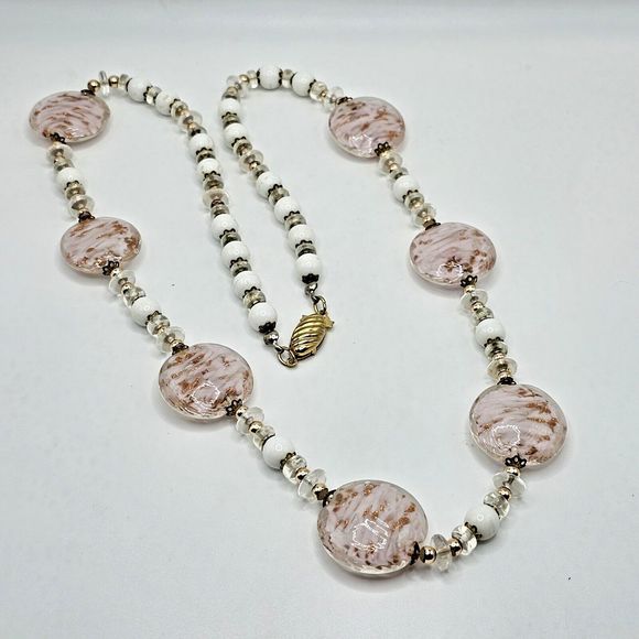 VTG VENETIAN MURANO COIN PINK ROSE GOLD SWIRL & WHITE ART GLASS BEAD NECKLACE - Picture 2 of 6
